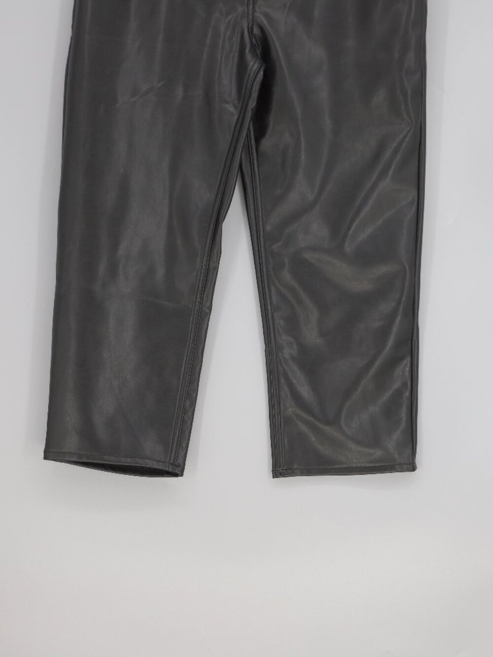 NWT Abercrombie & Fitch Vegan Leather Ankle Straight Pant Black Size 28 Short - Picture 6 of 10